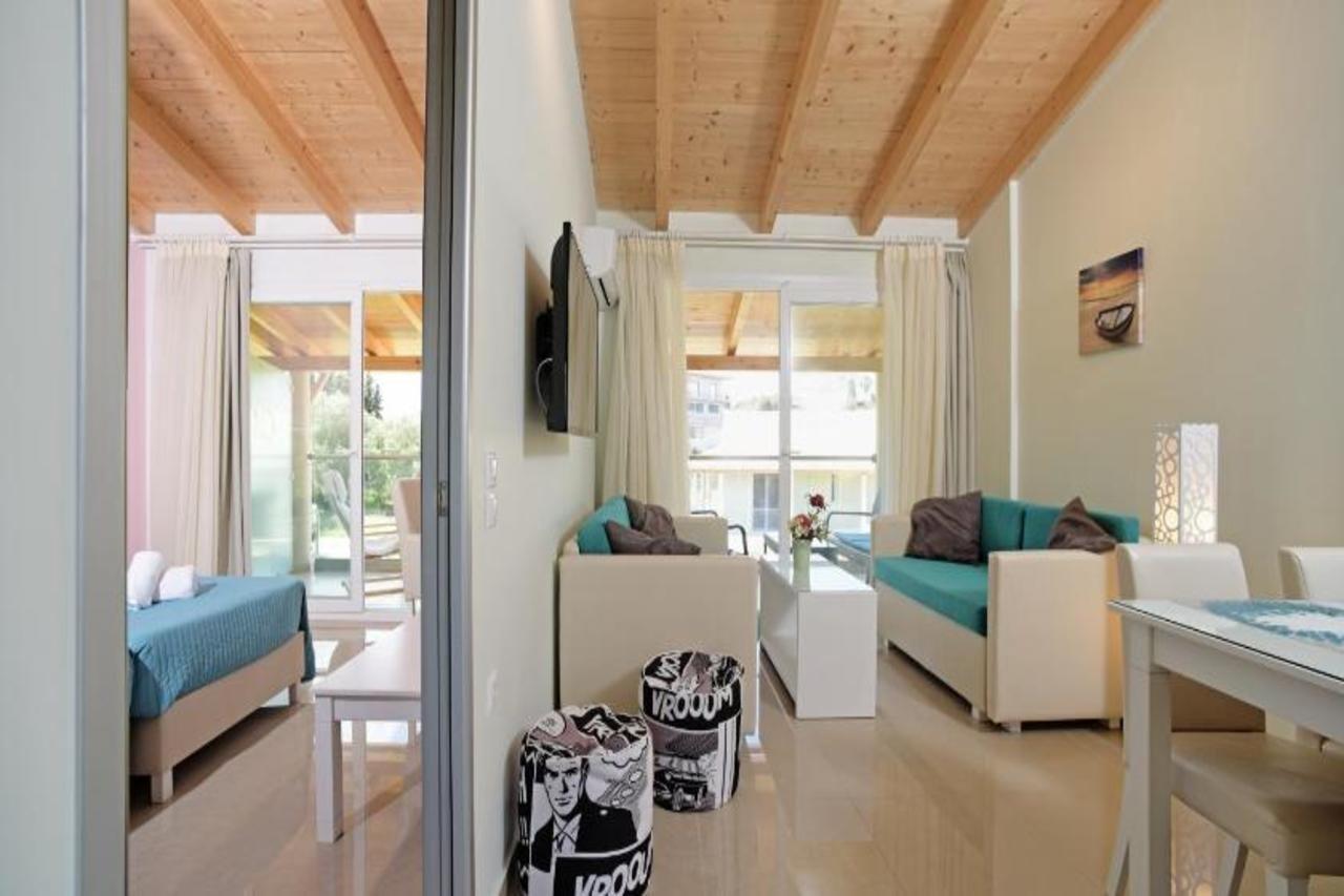 Palapart Gikas Suites And Studios Гувія Екстер'єр фото