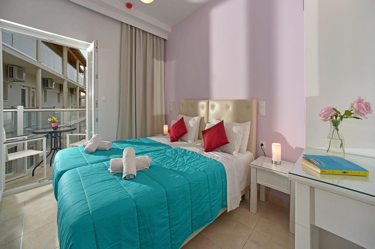 Palapart Gikas Suites And Studios Гувія Екстер'єр фото