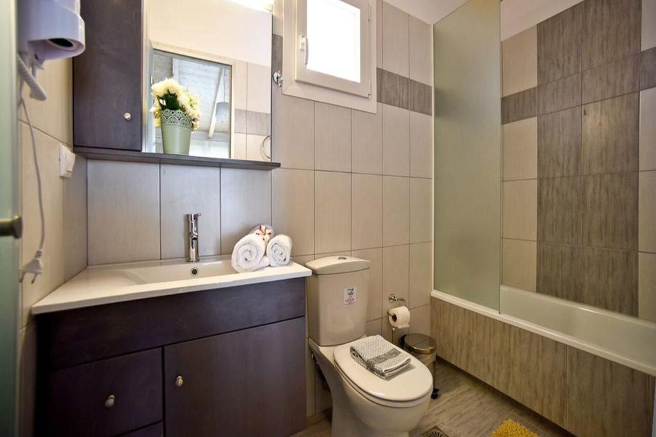 Palapart Gikas Suites And Studios Гувія Екстер'єр фото
