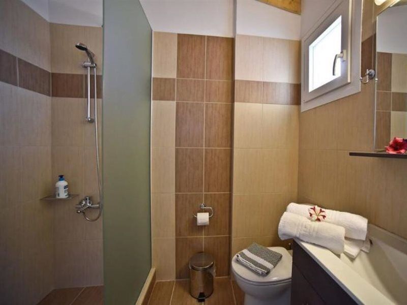 Palapart Gikas Suites And Studios Гувія Екстер'єр фото