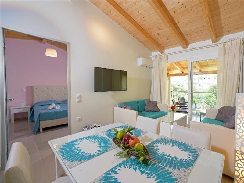 Palapart Gikas Suites And Studios Гувія Екстер'єр фото