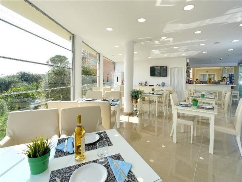 Palapart Gikas Suites And Studios Гувія Екстер'єр фото